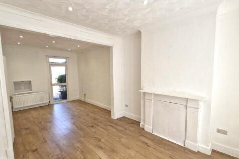 Ceres Road, London, Greater London, SE18 photo 3