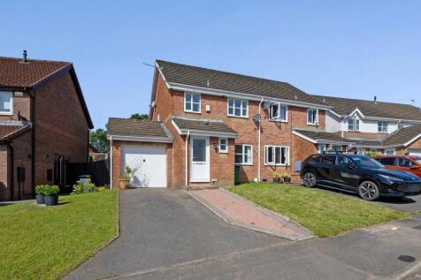 Outside Front &amp; Driveway