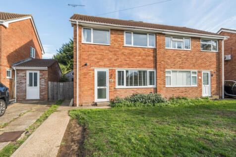 3-bed semi-detached on Meadcroft Close, Warsash, Southampton, Hampshire, SO31, £1,750/mo