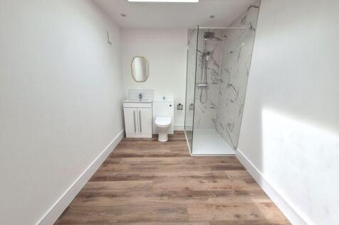 Ensuite to Ground Floor Bedroom