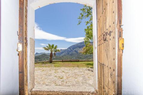 TRADITIONAL MALLORCAN POSSESSION WITH INCREDIBLE VIEWS