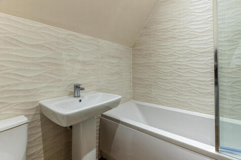 3 Chateau Mews 02...