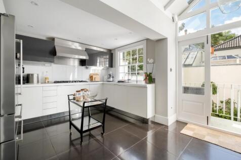 14-Eaton-Terrace-016