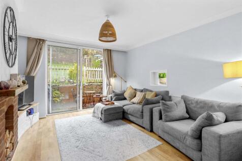 11 New Rd Close, HP12 4LE (LOW RES)-7.jpg