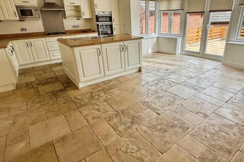 DINING KITCHEN: