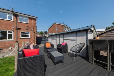 28 Oathills Drive-2-006.JPG