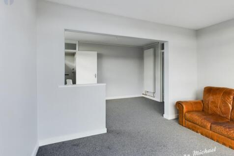 CAM03852G0-PR0142-STILL018