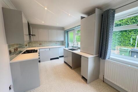 Green Terrace, West Yorkshire, Guiseley, LS20 photo 3