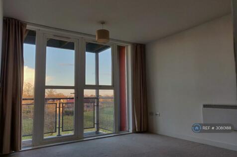 Challenge Court, Twickenham, TW2 photo 4