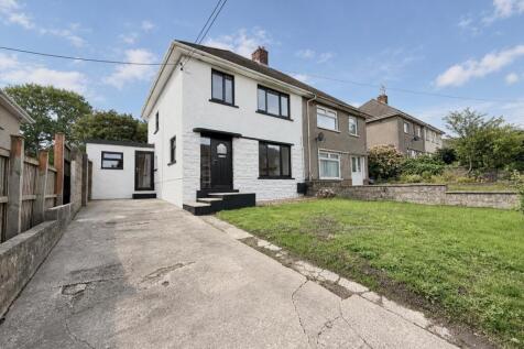 Bridgend, CF33 - property photo