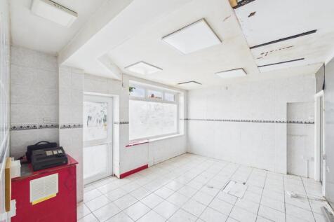 Retail Property (high street) for sale Image 4