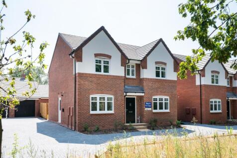 9 Springbrook Gardens Blakedown 1.jpg