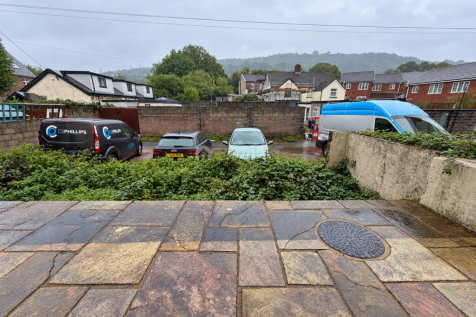 Flat 1, 98 Broadway, Pontypridd, Rhondda Cynon Taf photo 3