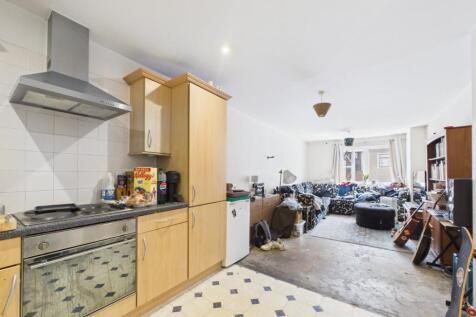 Sitting Room/Kitchen