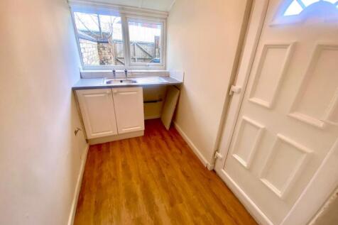 Coalshaw Green Road, Chadderton,  photo 4