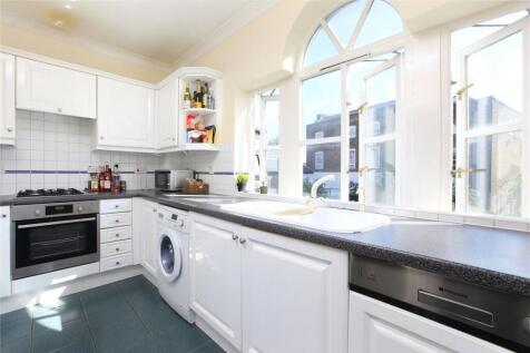 property in Sycamore Mews, 
Clapham Common, SW4