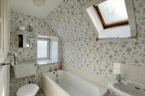 Kirkmulloch, 1 Wayside, Dalry - Williamson and Hen