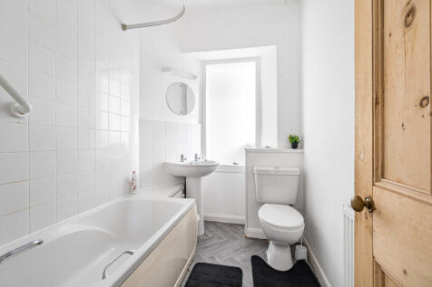 Family Bathroom F...