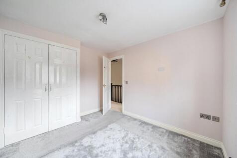 Fitwell Road, Redhouse, Swindon, SN25 photo 4