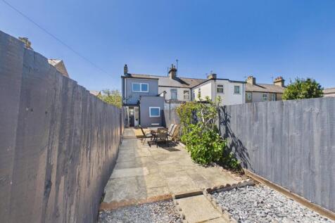 Garden- Mark Stephens EweMove Newmarket and Soham