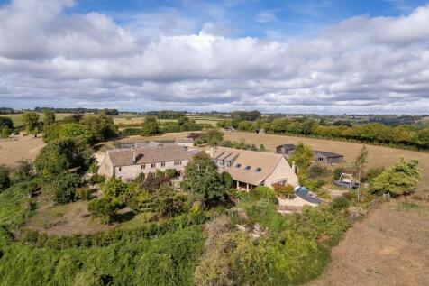 83 - High Barn - GL6 0QA - Web.jpg