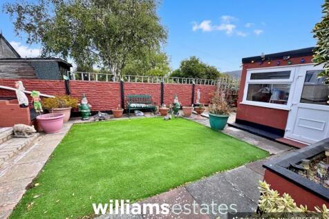 Rear Garden &amp; Outhouse