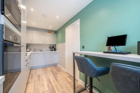 Donnington Grove, Binfield, Bracknell, Berkshire, RG42 photo 3