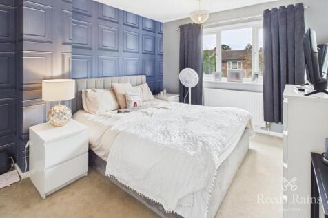 Buckfast Close, Macclesfield, Cheshire, SK10 photo 4