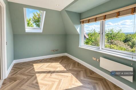 Fountain House, Leatherhead, KT22 photo 4