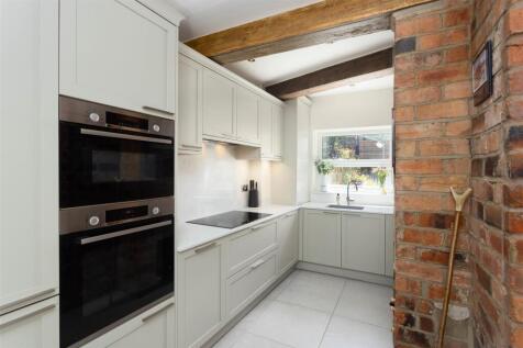 Autumn Cottage, Shadwell, Leeds photo 3