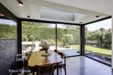 14 Dining Room.jpg