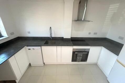 Brambledown, Folkestone, Kent, CT19 photo 3