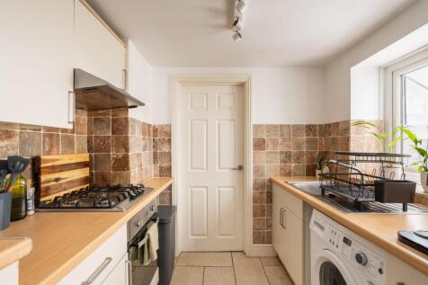 kitchen (2).jpg