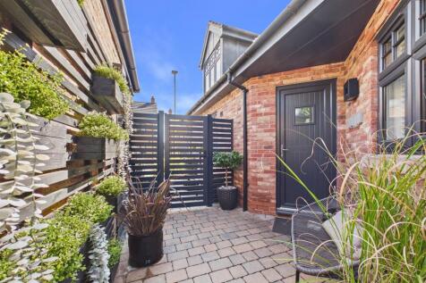 Rear Garden &amp; Gated Side Access