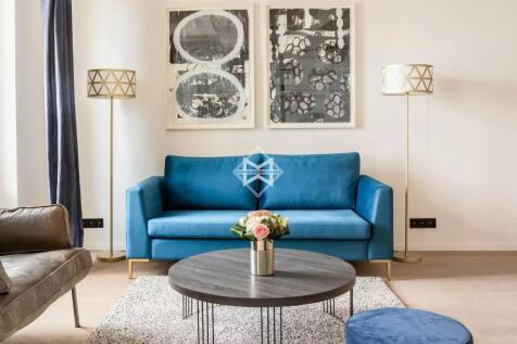 2020 Bellvoue Maison D'azur Portrait St. Tropez