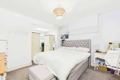 Owners¿ accommodation - principle bedroom