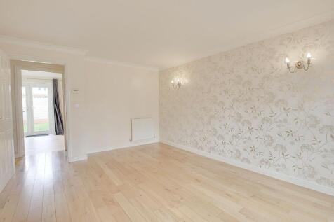 Lannesbury Crescent, St. Neots, PE19 photo 3