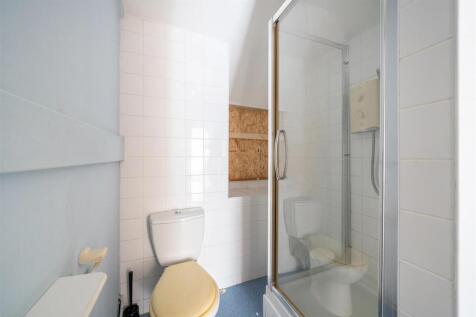 The Kings Head bathroom