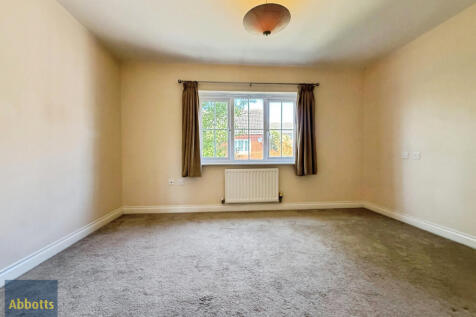 Longchamp Drive, Ely photo 5