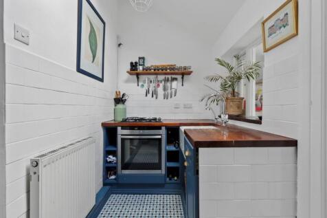 08-9d33JHPropWorld - 12 Byne Road - 24 (1).JPG