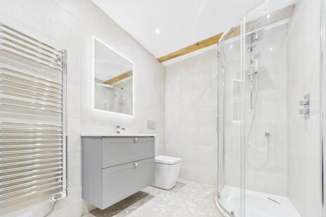 En-Suite Bedroom ...