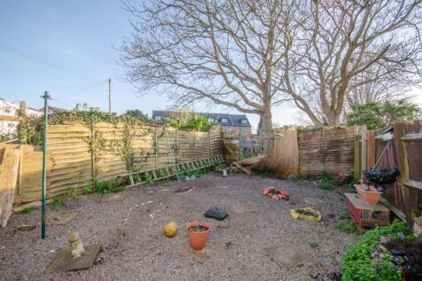 Rear garden pic 2.jpg