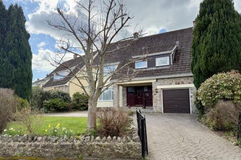 Front View and Dr...