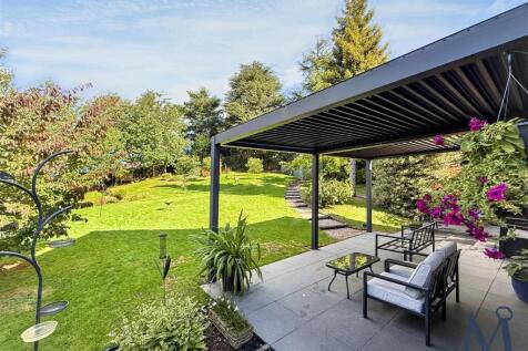 Substantial Rear Plot
