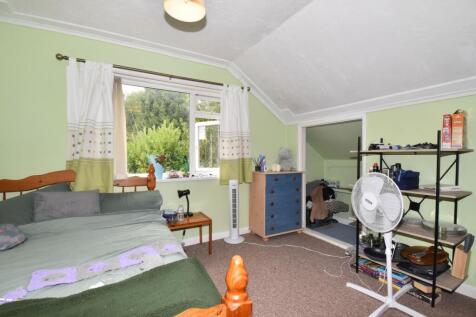 BEDROOM 2 (FIRST FLOOR)