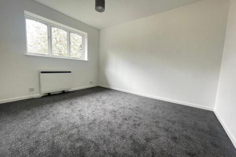 Avondale Court, E11 photo 3
