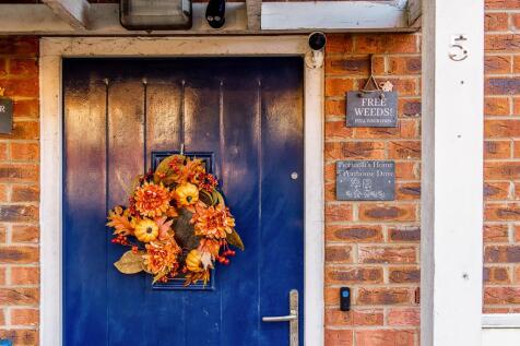 5 Porthouse Drive (Pinchbeck)-5.jpg