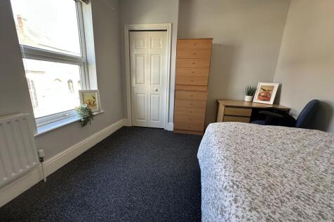 West End // 3 Bed & 2 Bath // September 2027 photo 4