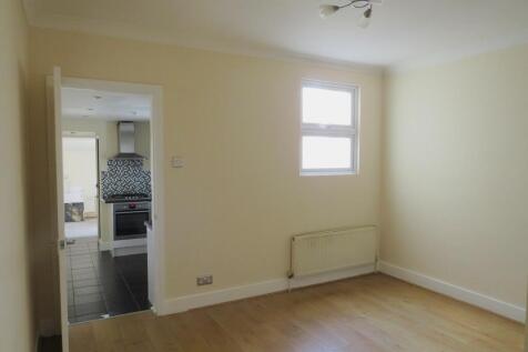 Benson Road, Grays, Essex, RM17 photo 4