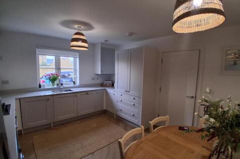 Kitchen 4.jpg